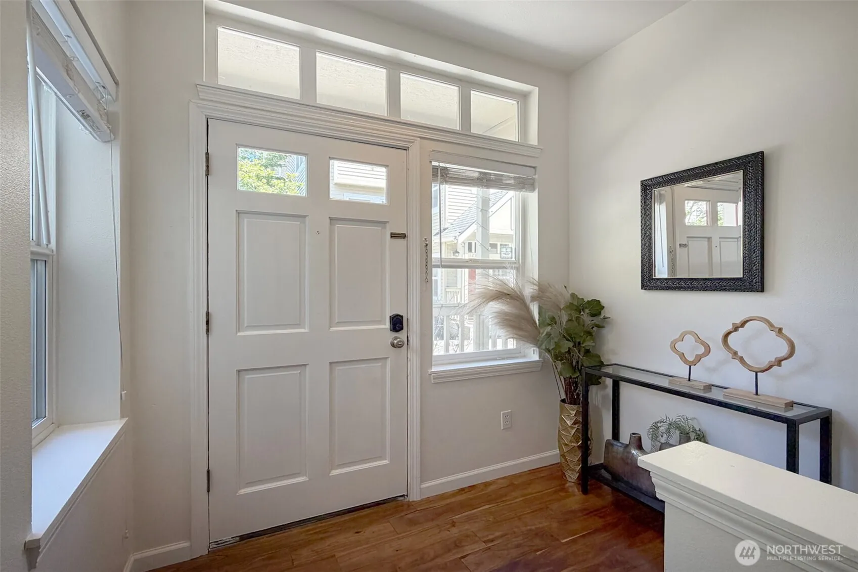 Property photo for 12527 27th Avenue Ne #d, Seattle photo 3