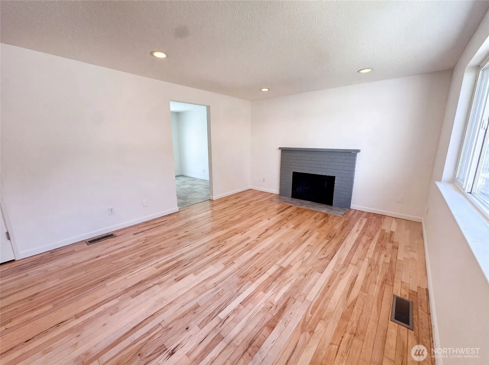 Property photo for 712 141st Street E, Tacoma photo 3