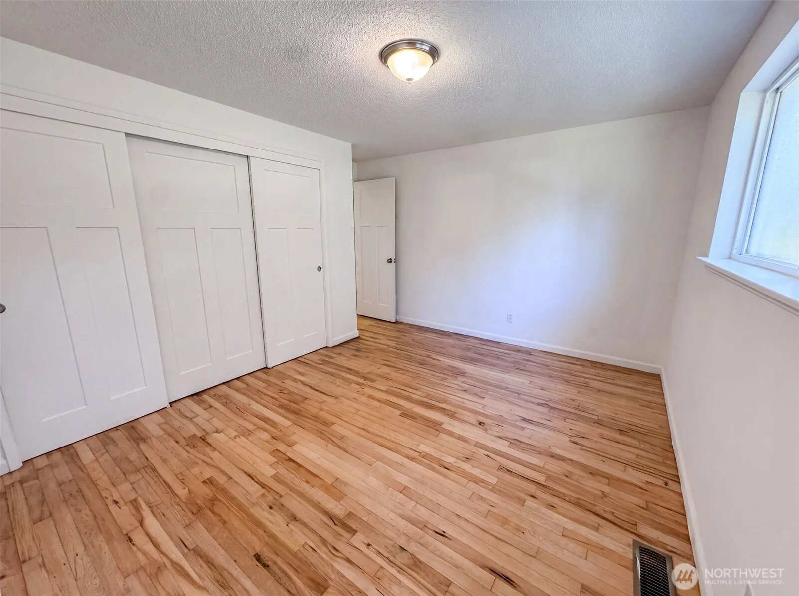 Property photo for 712 141st Street E, Tacoma photo 4
