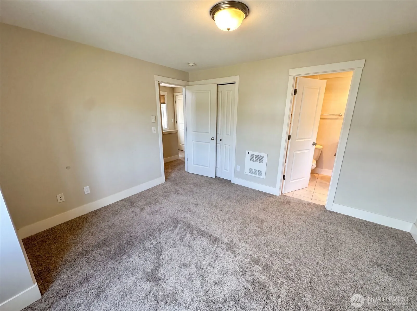 Property photo for 1553 58th Street, Seattle photo 4