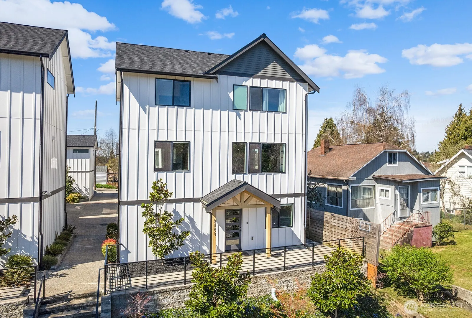 Property photo for 8451 18th Avenue Sw, Seattle photo 2