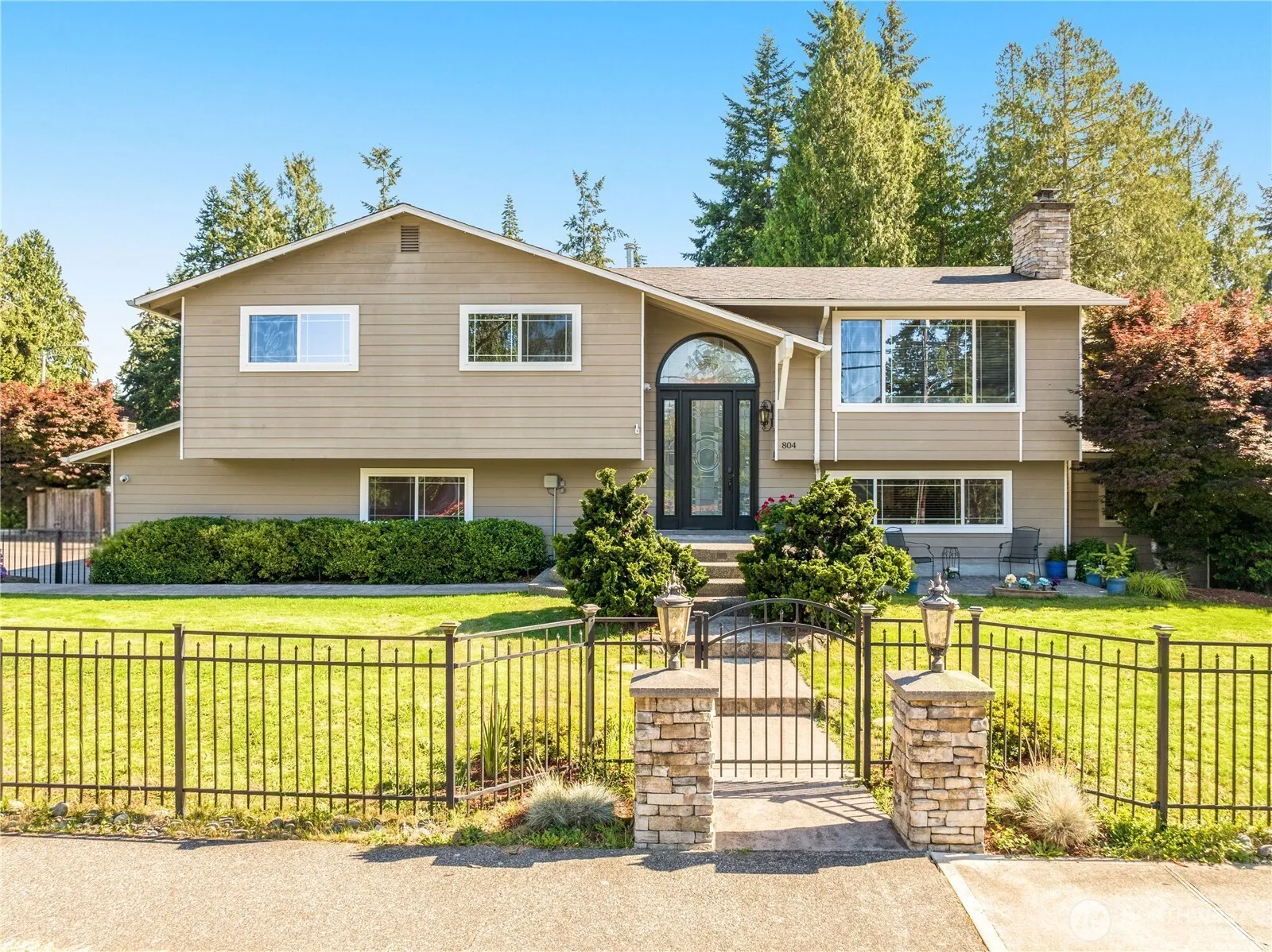 Property photo for 804 15th Street Sw, Edmonds photo 3