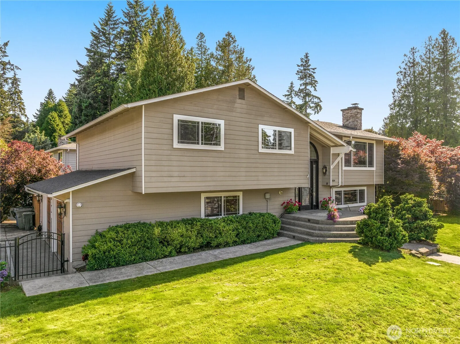 Property photo for 804 15th Street Sw, Edmonds photo 4