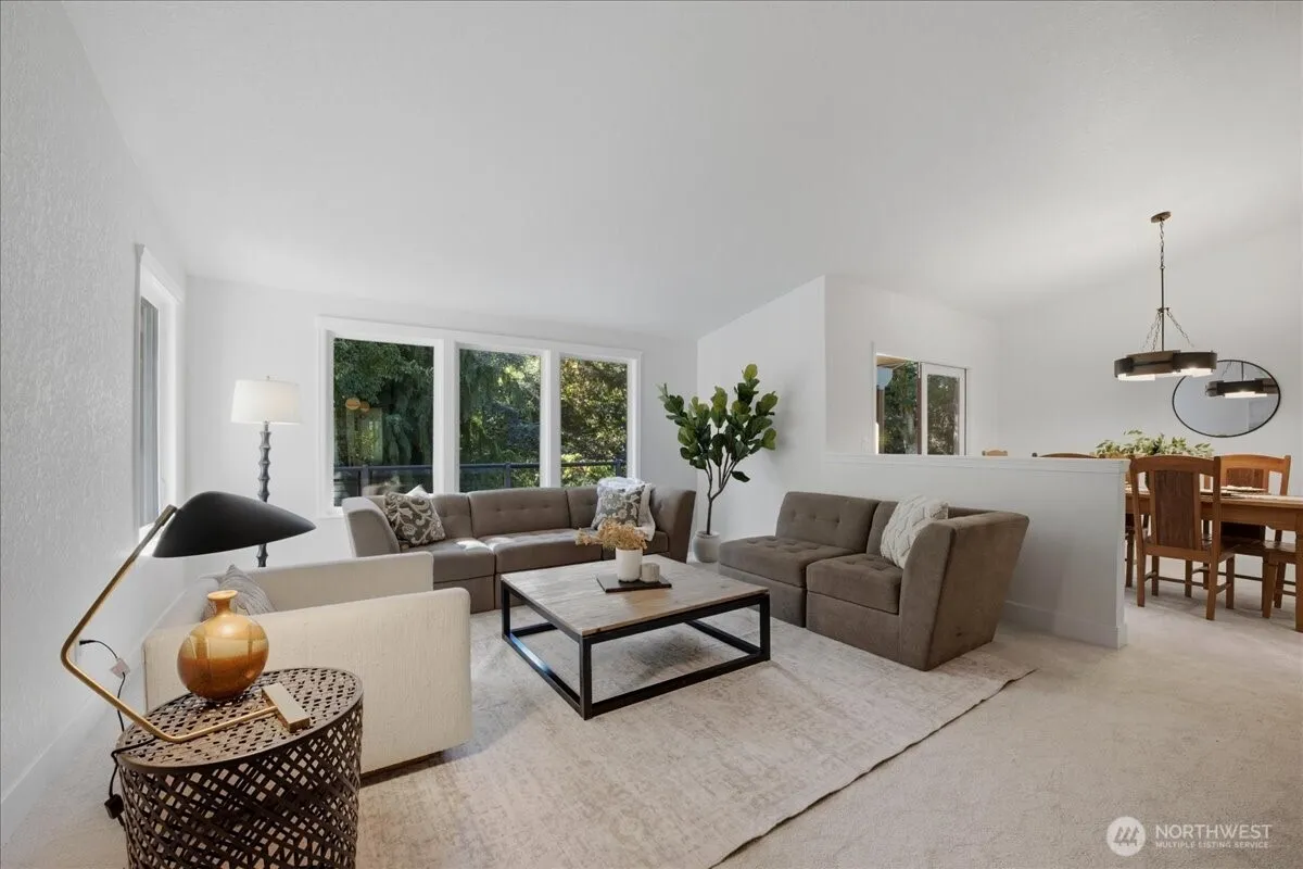 Property photo for 20215 41st Place Ne, Lake Forest Park photo 4