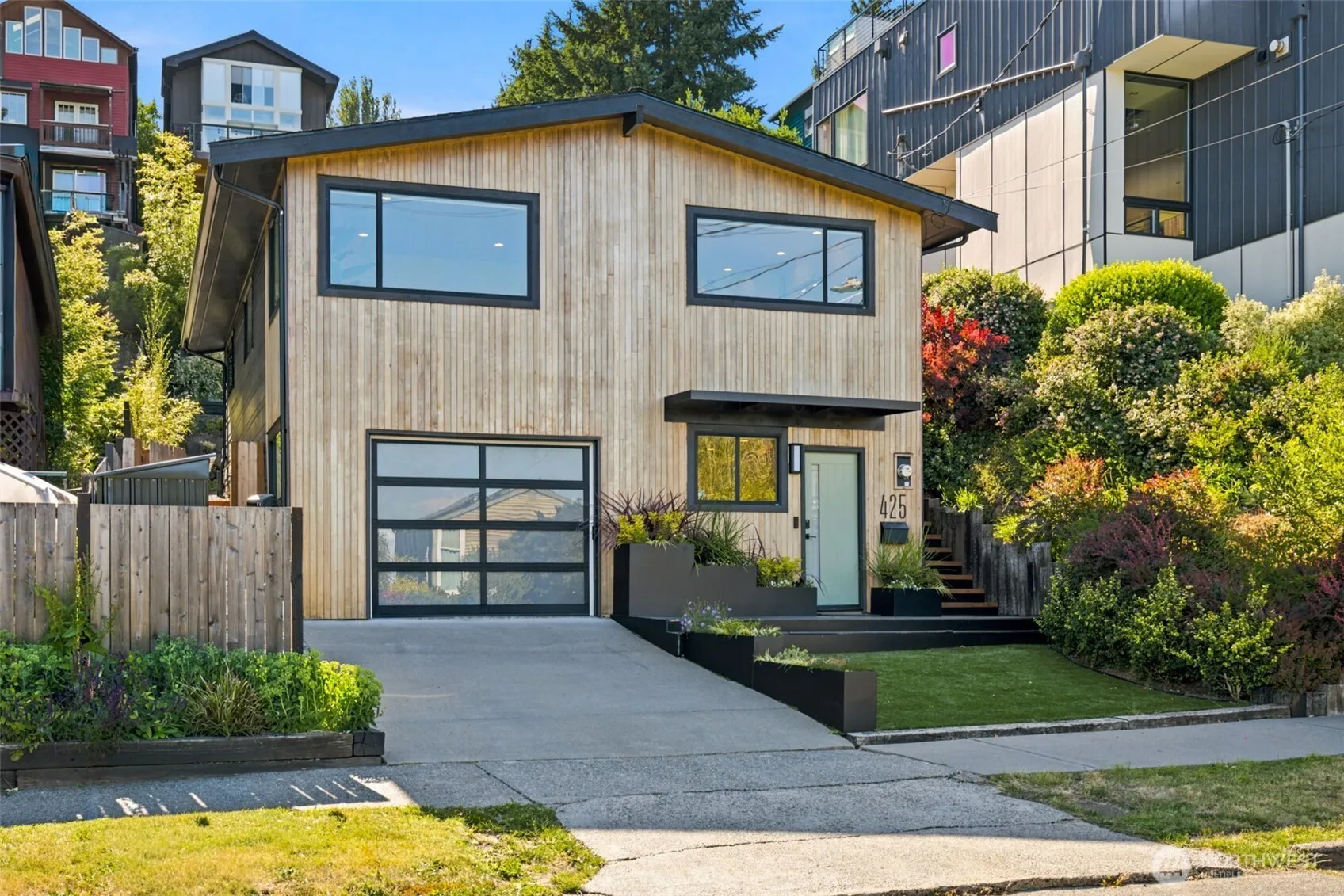 Property photo for 425 26th Avenue E, Seattle