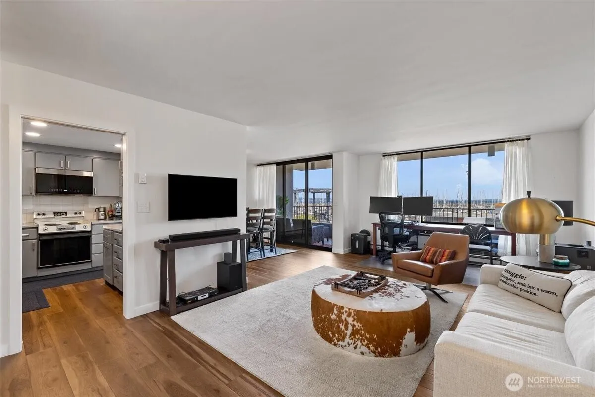Property photo for 6535 Seaview Avenue Nw #305b, Seattle photo 4