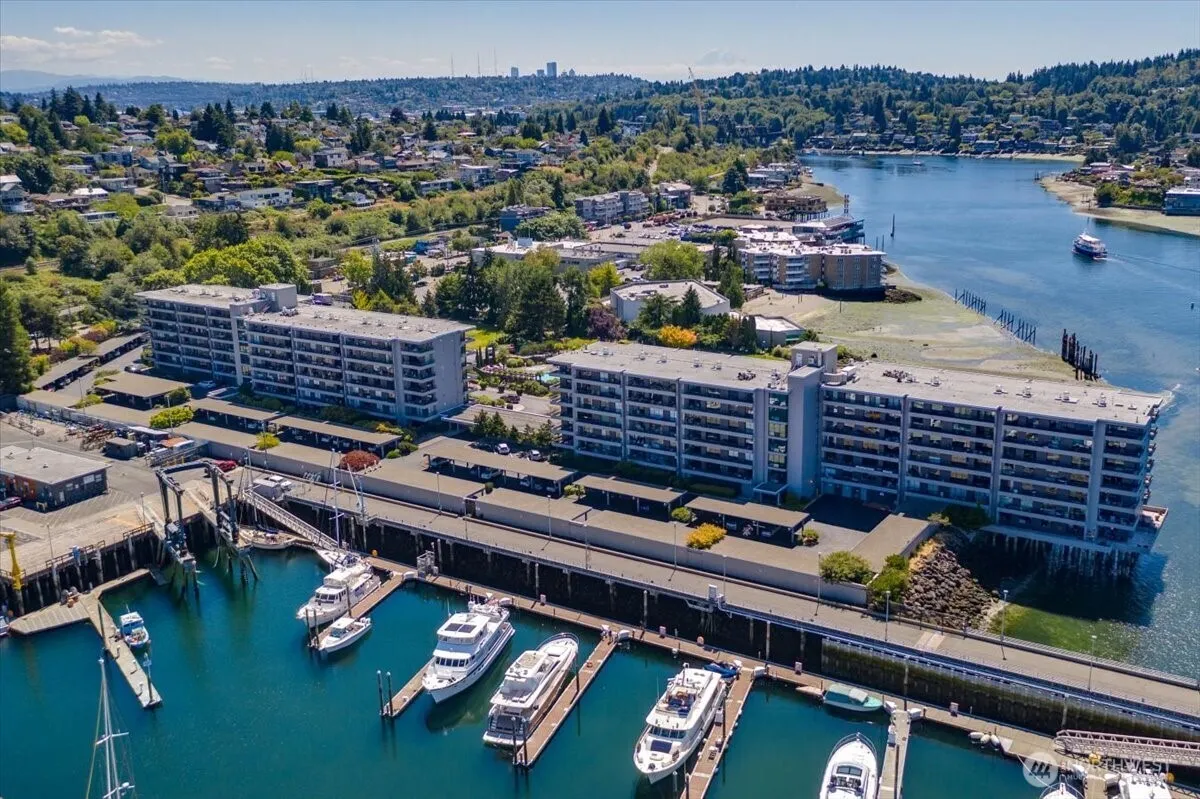 Property photo for 6535 Seaview Avenue Nw #305b, Seattle photo 2