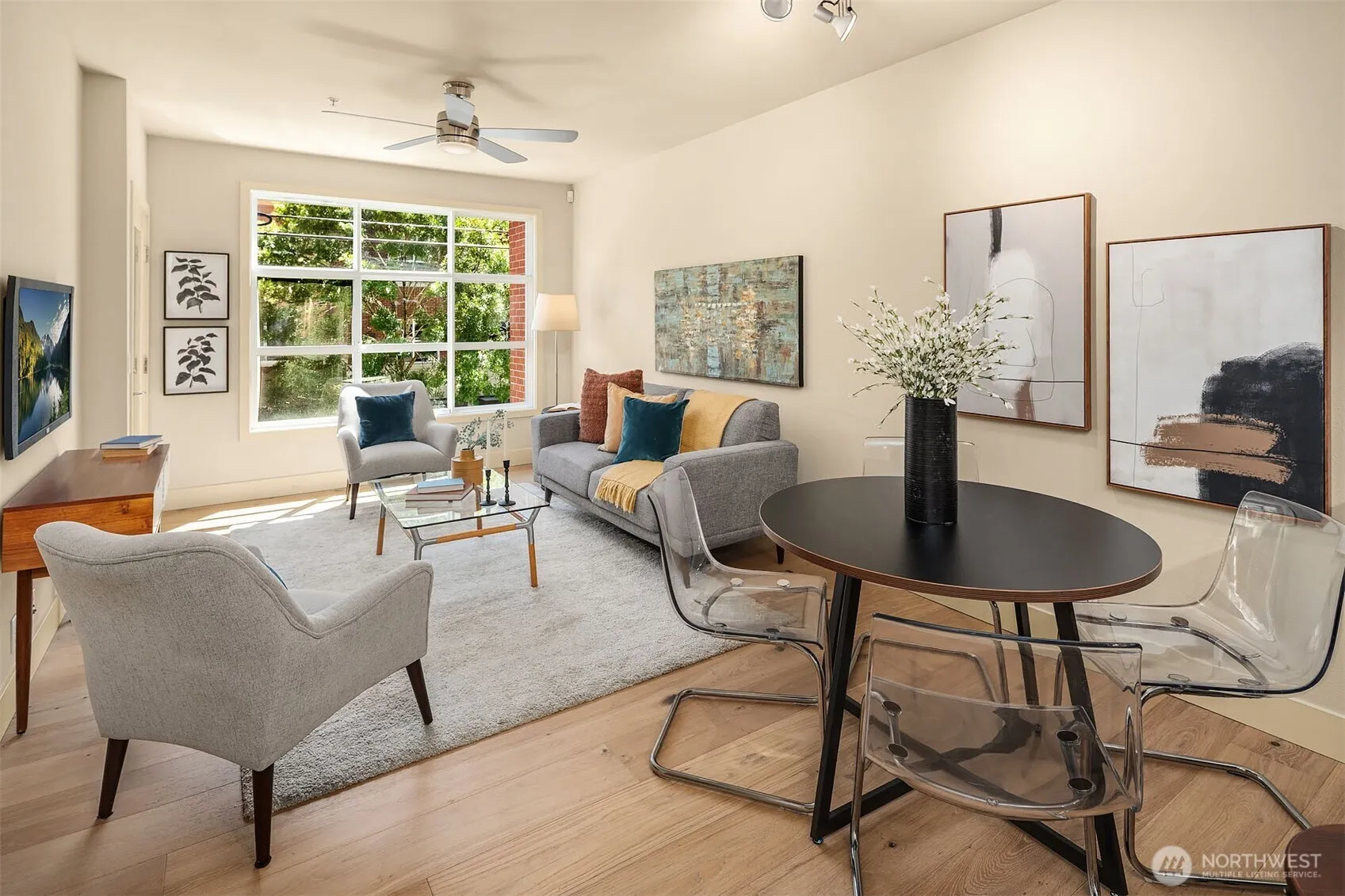 Property photo for 410 Ne 70th Street #204, Seattle