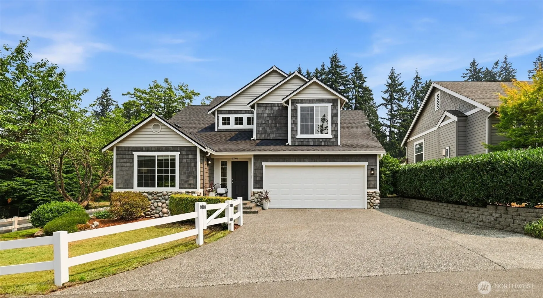 Property photo for 7703 Ne 167th Street, Kenmore photo 2