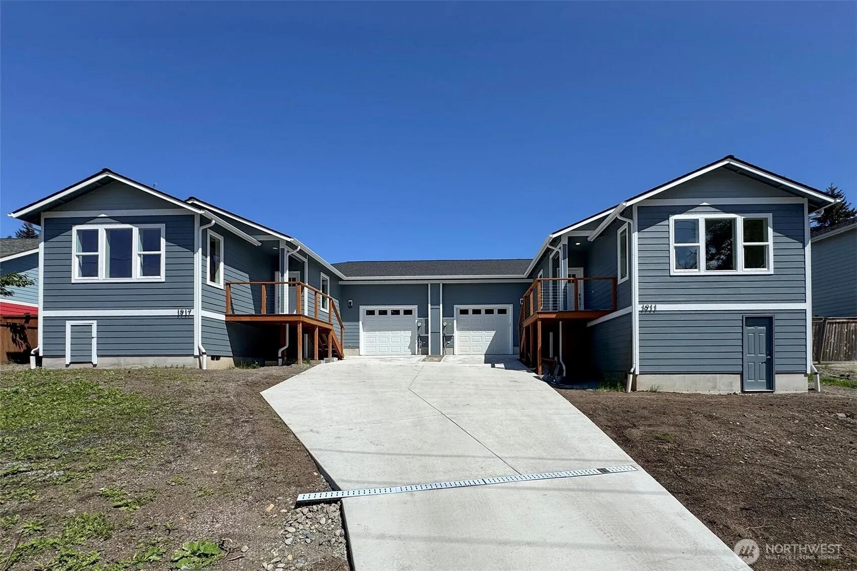 Property photo for 1911 W 10th St, Port Angeles photo 2