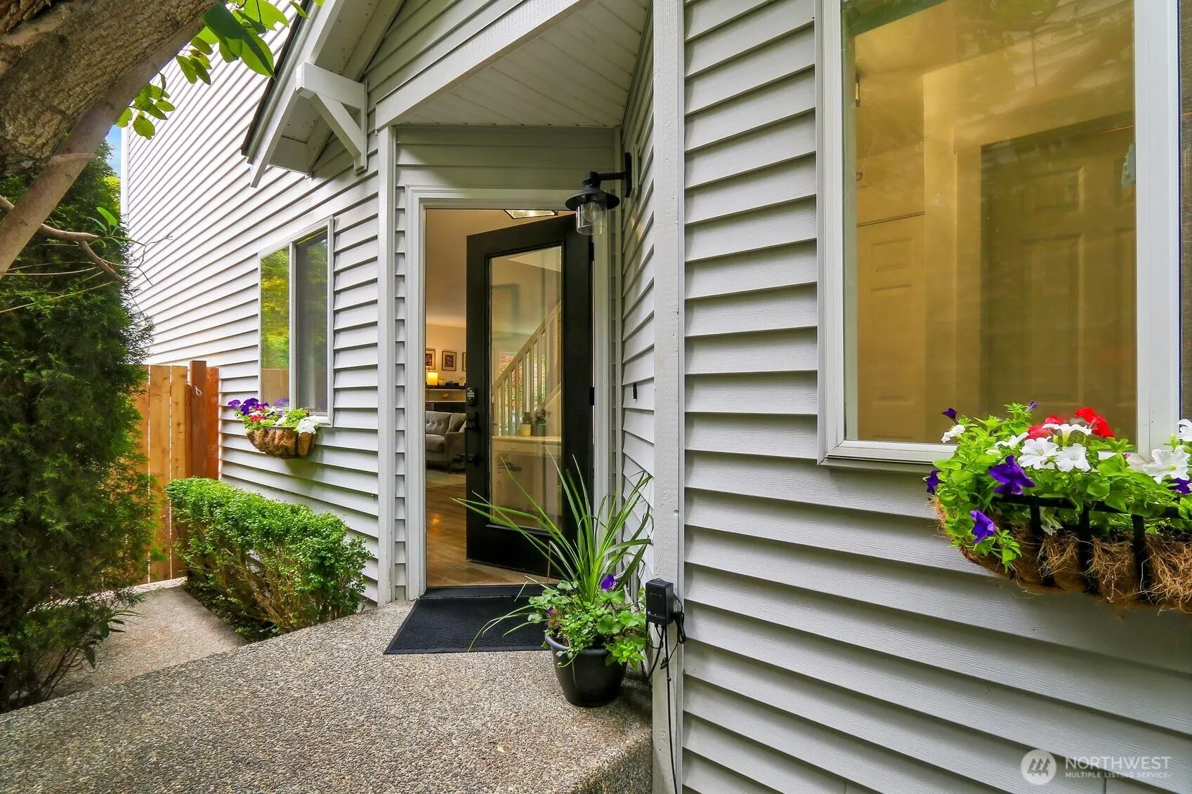 Property photo for 7023 Autumn Avenue Se, Snoqualmie photo 2
