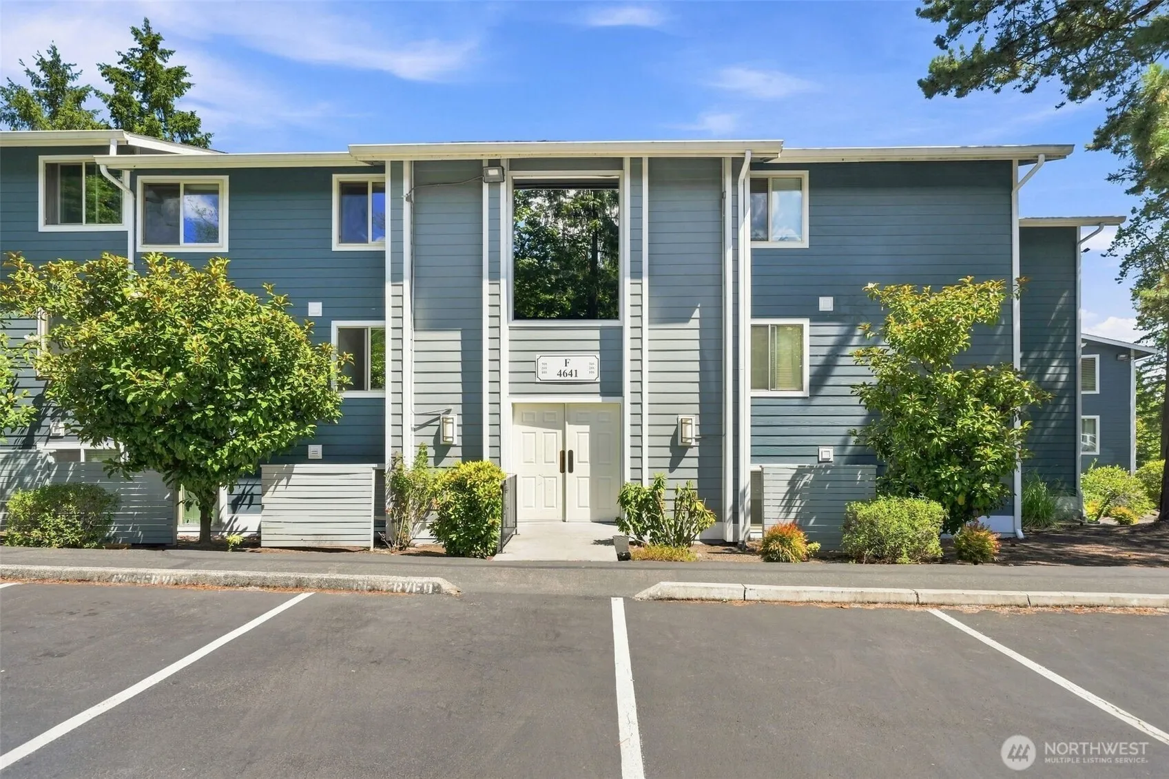 Property photo for 4641 W Lake Sammamish Parkway Se #f305, Issaquah photo 3