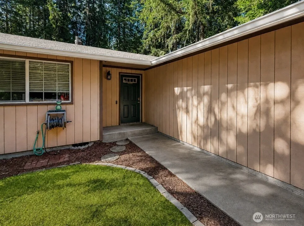 Property photo for 7947 Dunlin Court Se, Olympia photo 3