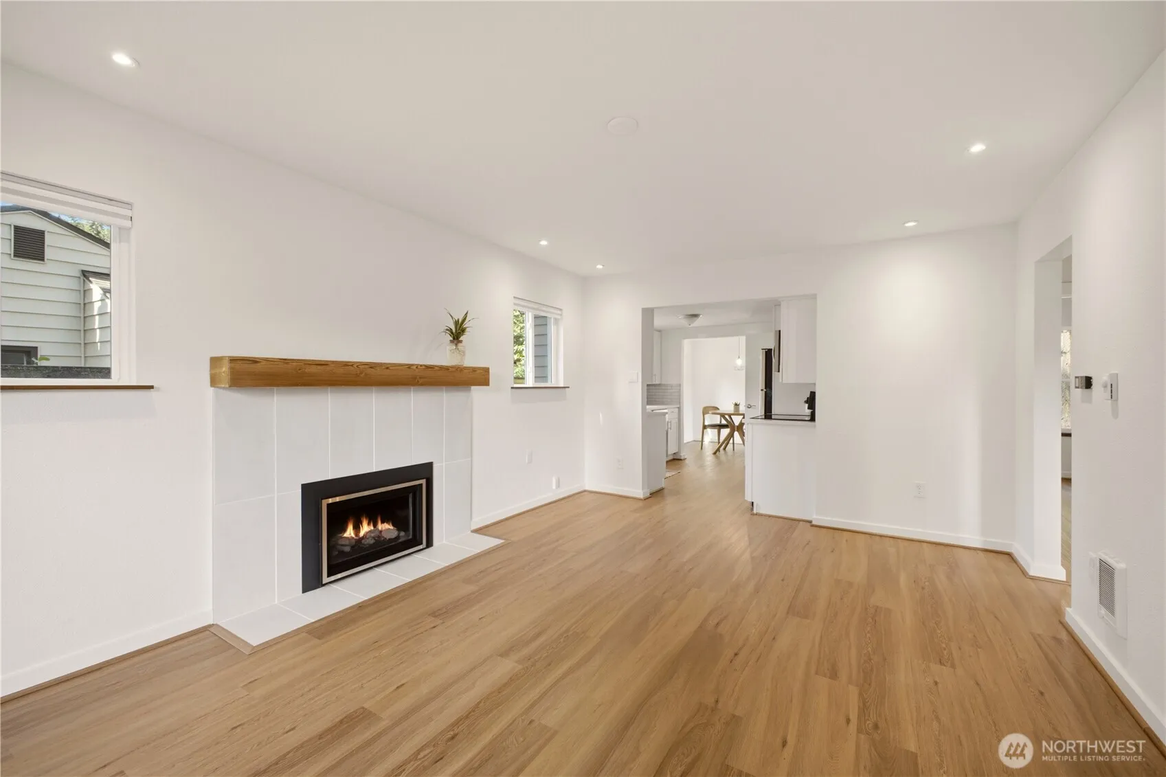 Property photo for 14323 23rd Place Ne, Seattle photo 3