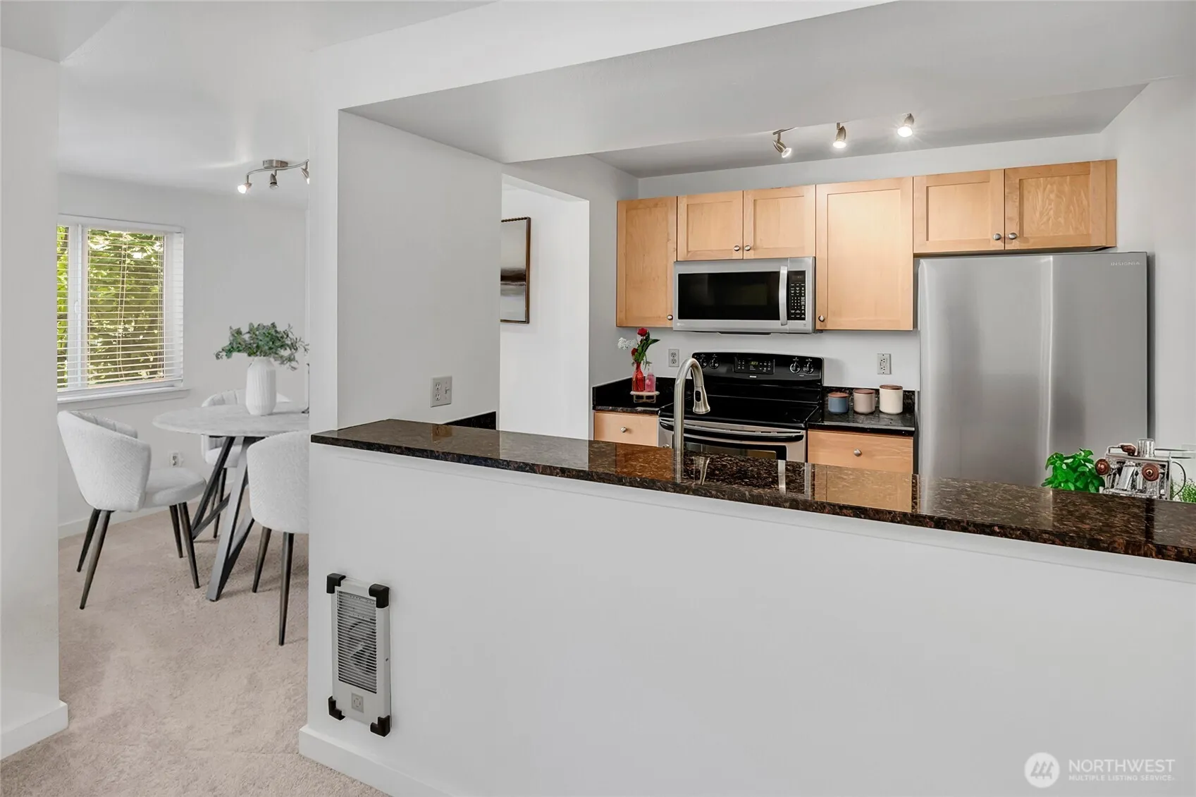 Property photo for 6700 Ne 182nd Street #b202, Kenmore photo 4