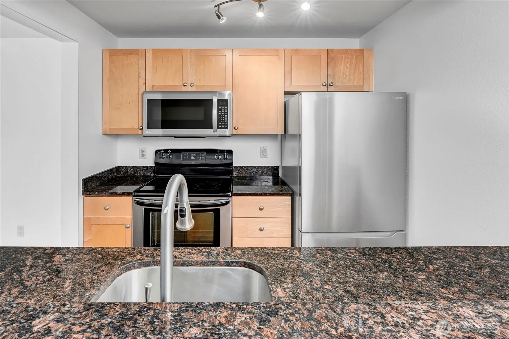 Property photo for 6700 Ne 182nd Street #b202, Kenmore photo 5