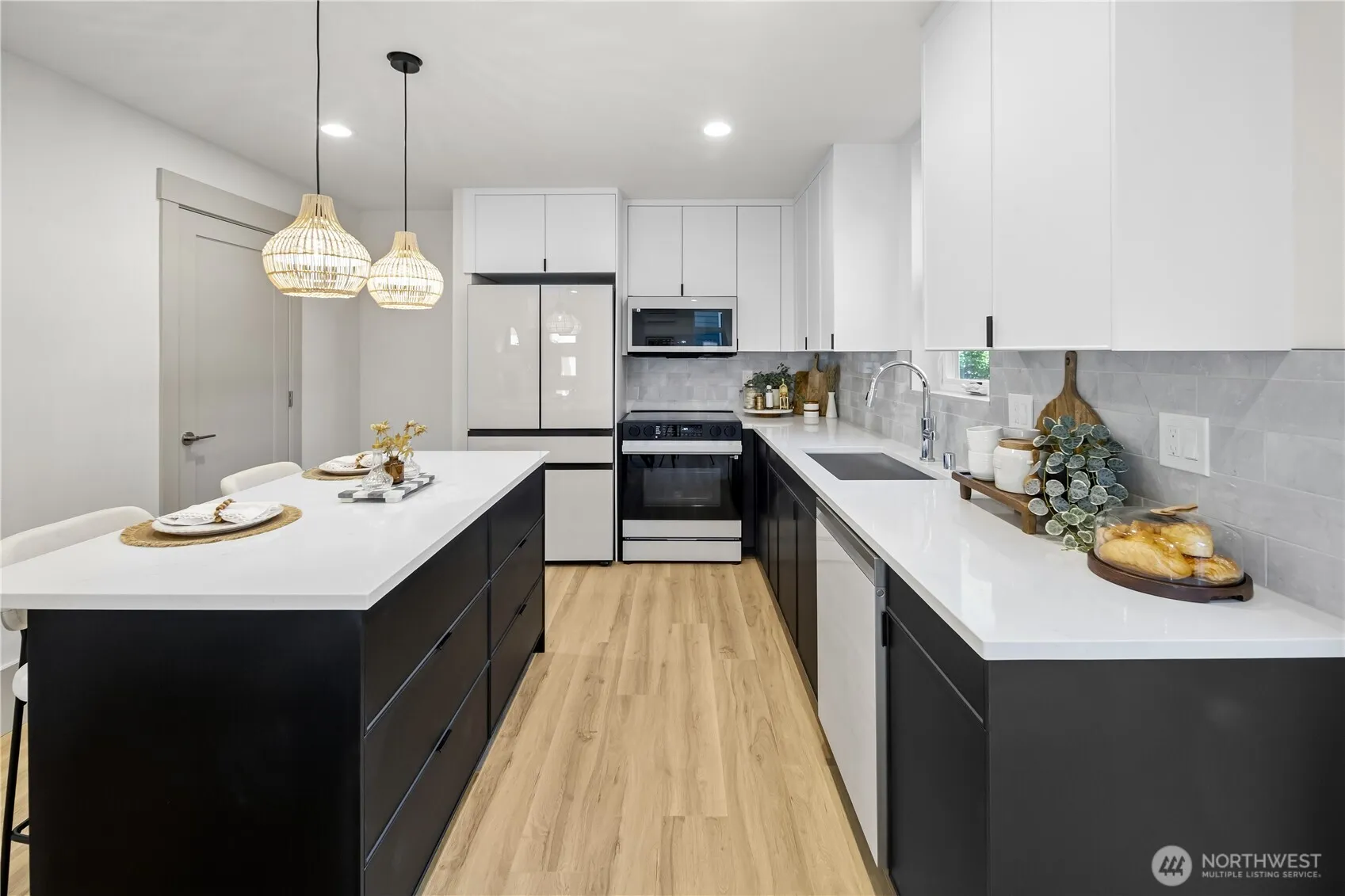 Property photo for 2935 39th Avenue Sw, Seattle photo 5