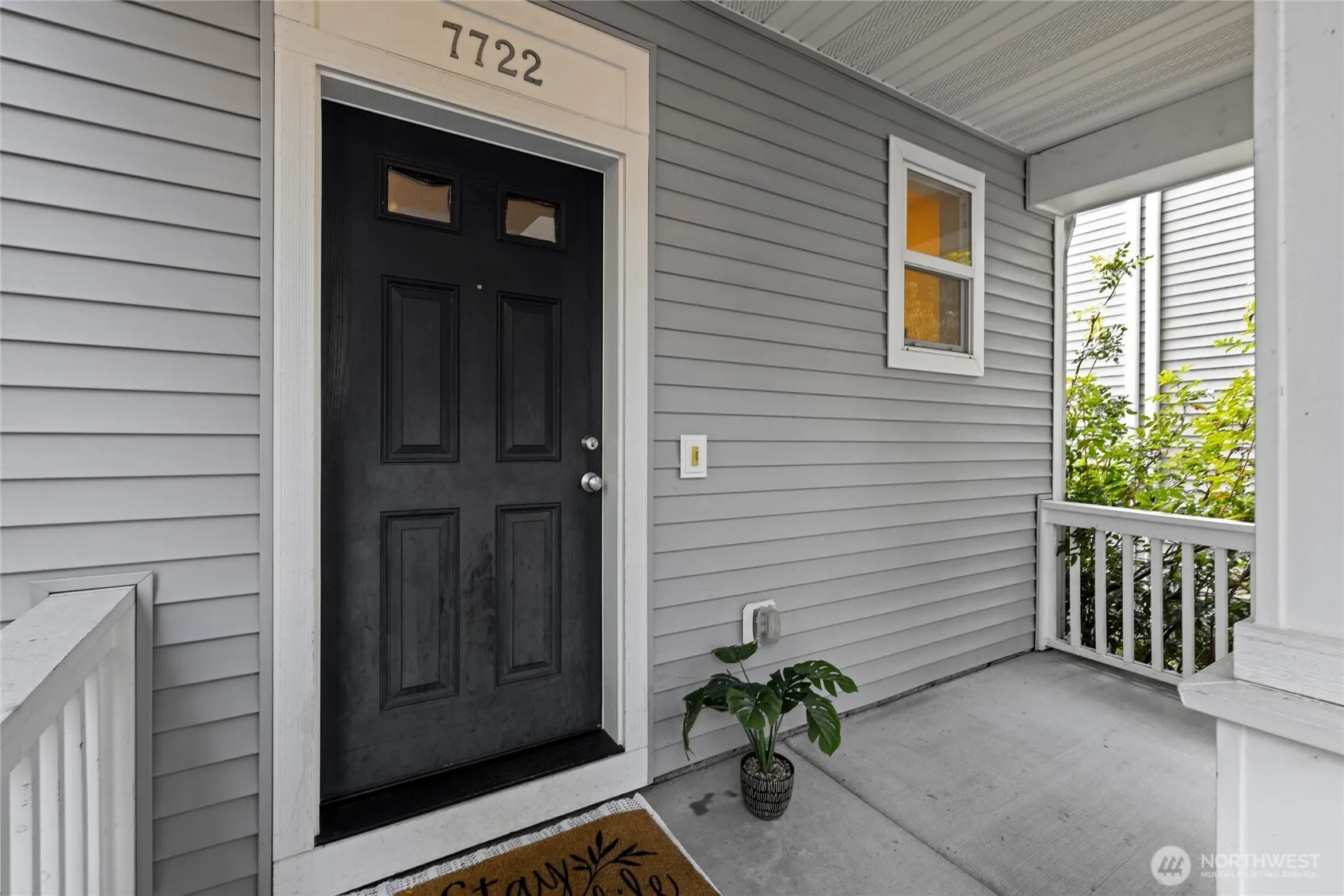 Property photo for 7722 39th Avenue S, Seattle photo 2
