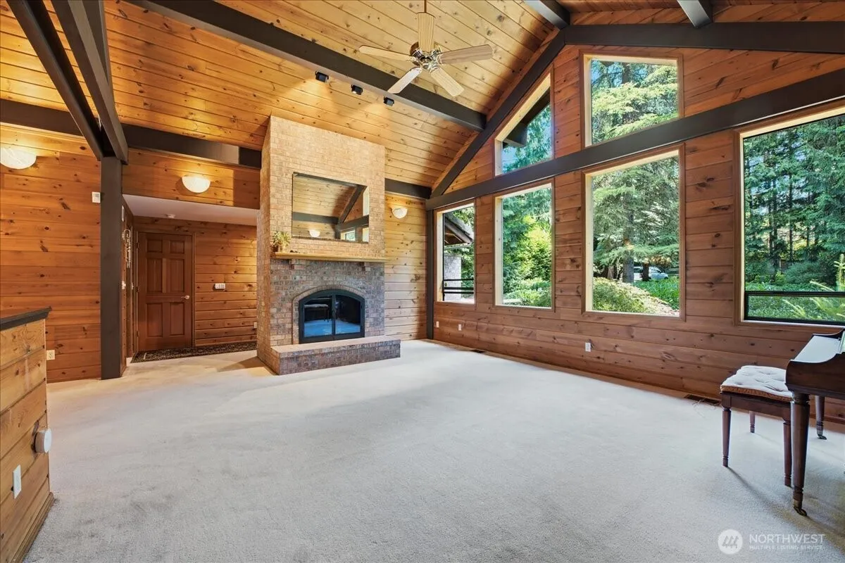 Property photo for 18461 Ballinger Way Ne, Lake Forest Park photo 4