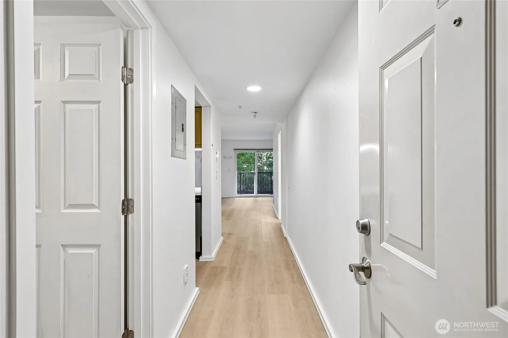 Property photo for 12345 Roosevelt Way Ne #306, Seattle photo 2