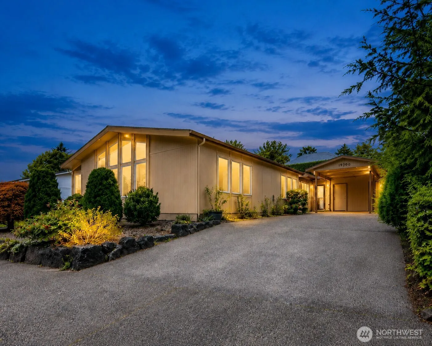 Property photo for 17308 Woodcrest Drive Ne, Bothell