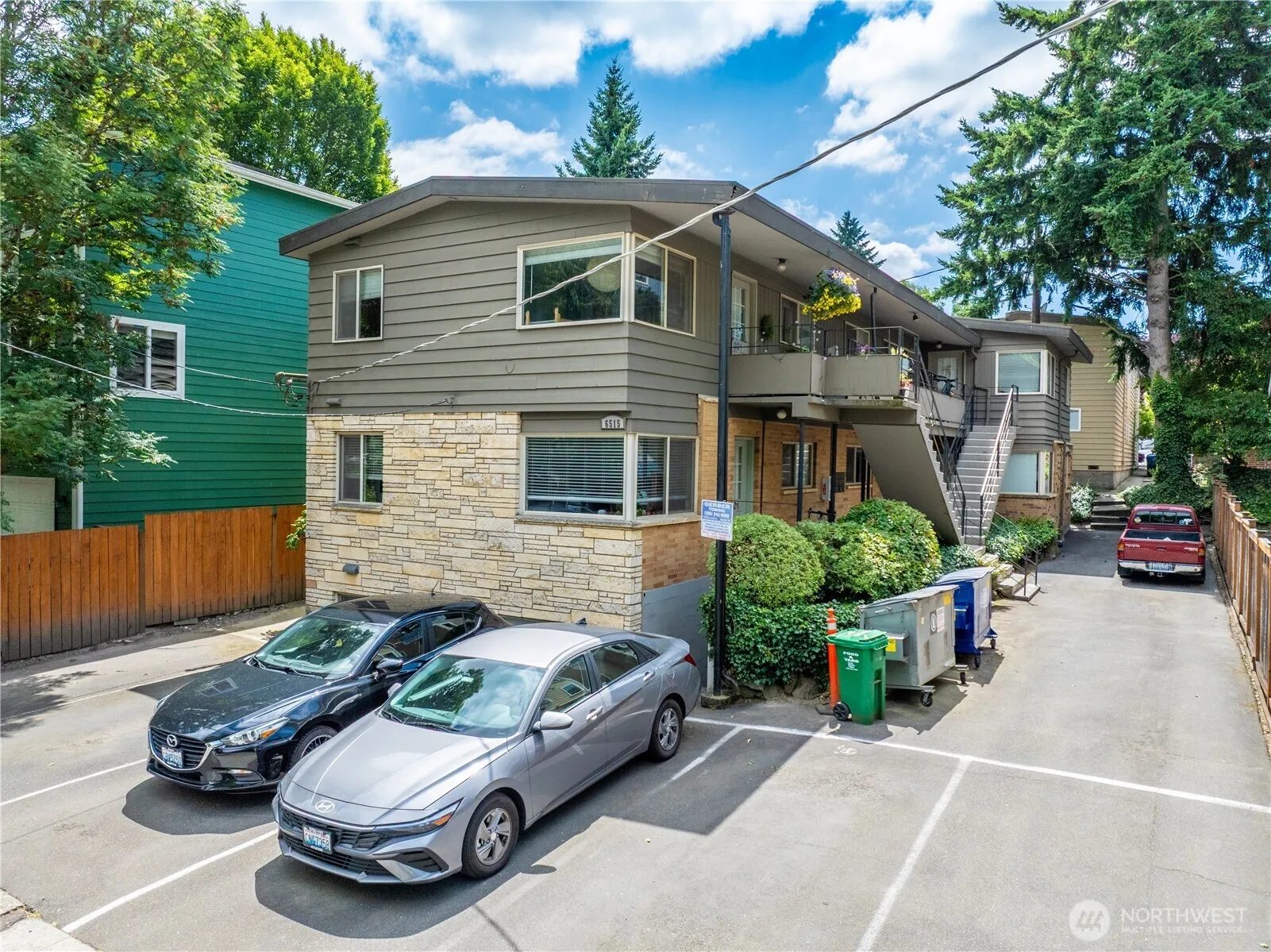 Property photo for 6515 5th Avenue Ne, Seattle photo 4