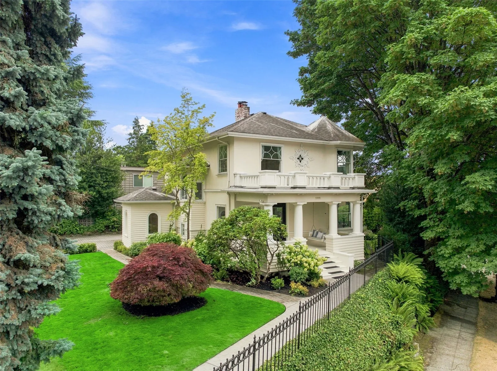 Property photo for 1111 Bellevue Place E, Seattle photo 3