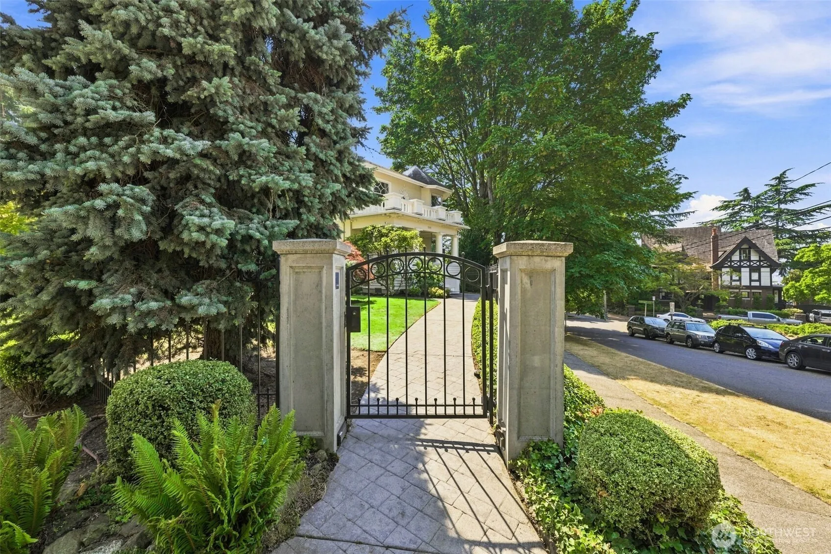 Property photo for 1111 Bellevue Place E, Seattle photo 5