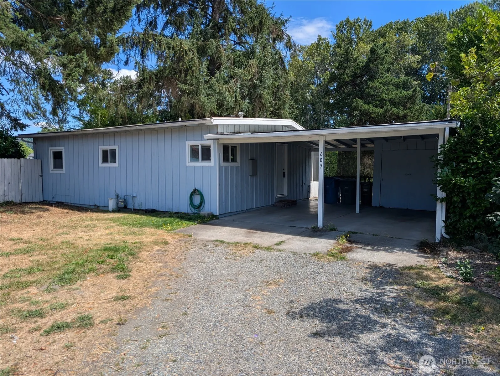 Property photo for 607 5th Street Ne, Puyallup