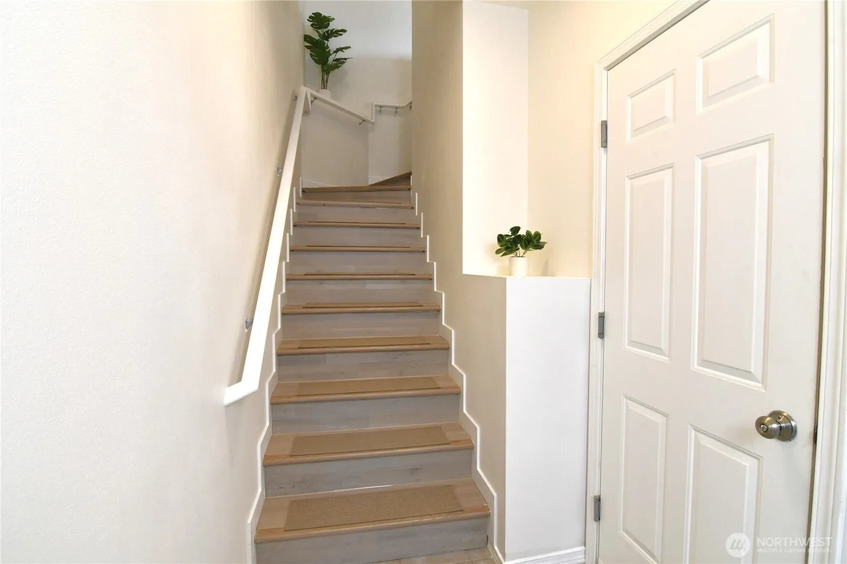Property photo for 6128 Issac Avenue Se #d, Auburn photo 2