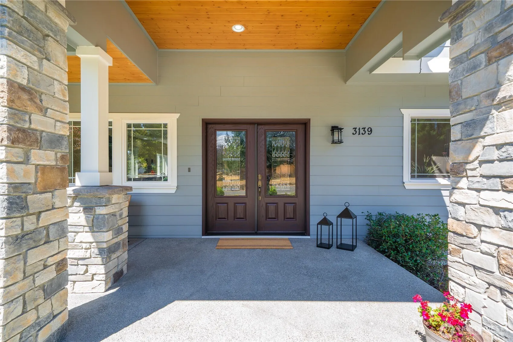 Property photo for 3139 Oas Drive W, University Place photo 4