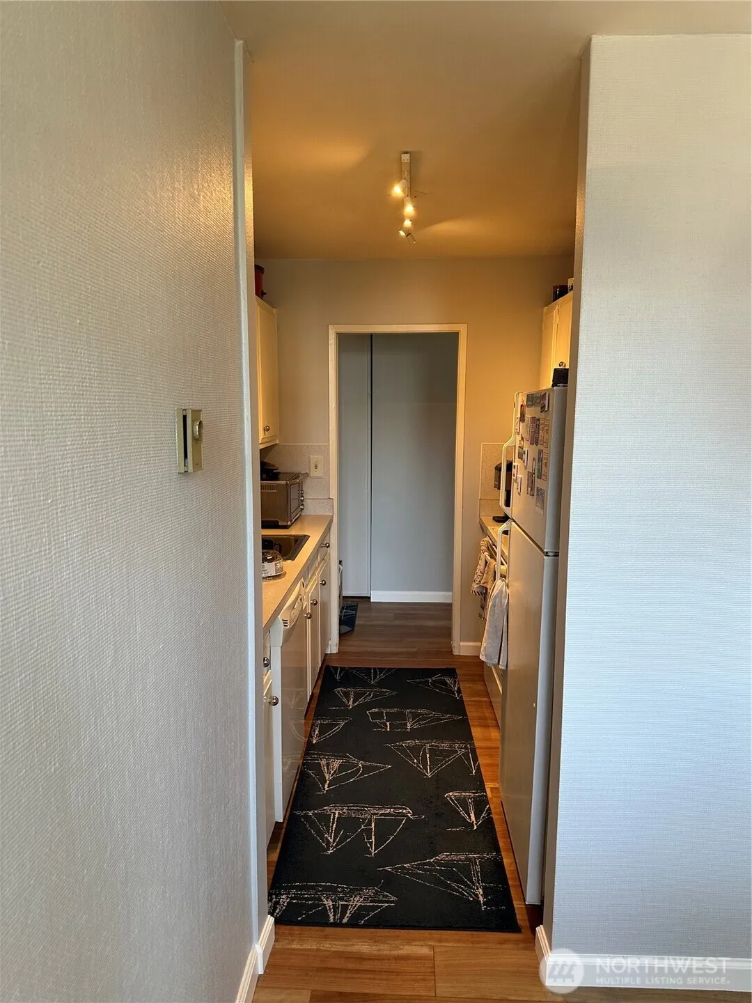 Property photo for 2100 3rd Avenue #1401, Seattle photo 4
