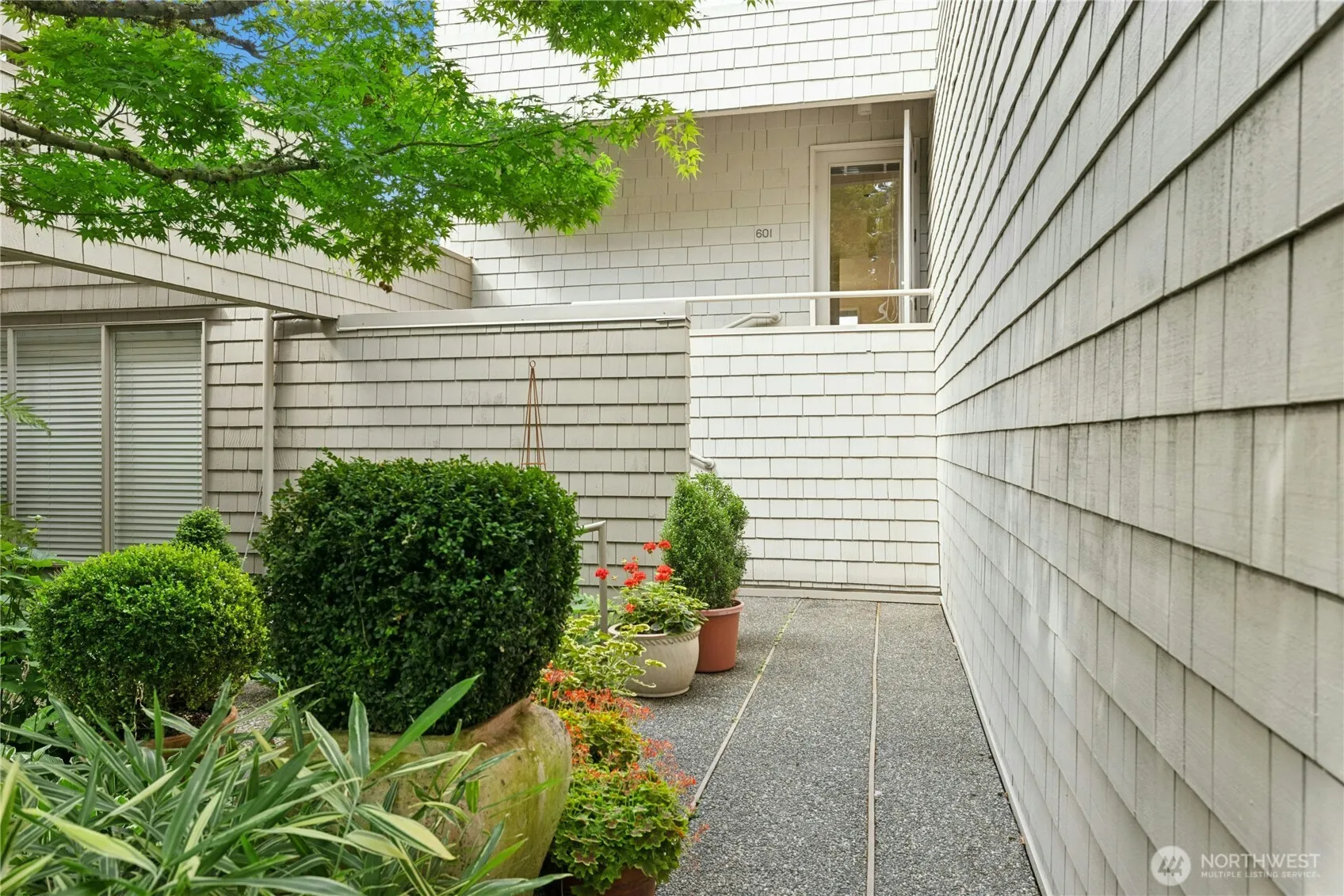 Property photo for 601 Winslow Way W, Bainbridge Island photo 3