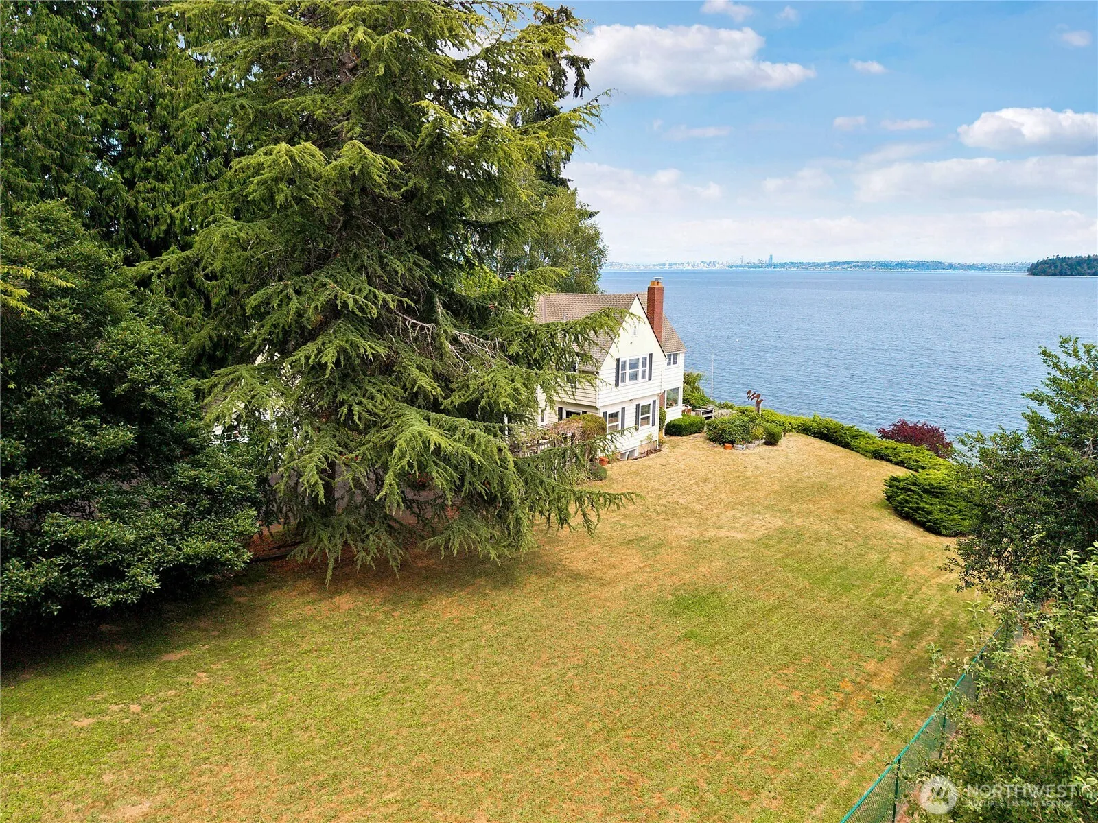 Property photo for 837 Colchester Drive E, Port Orchard photo 4