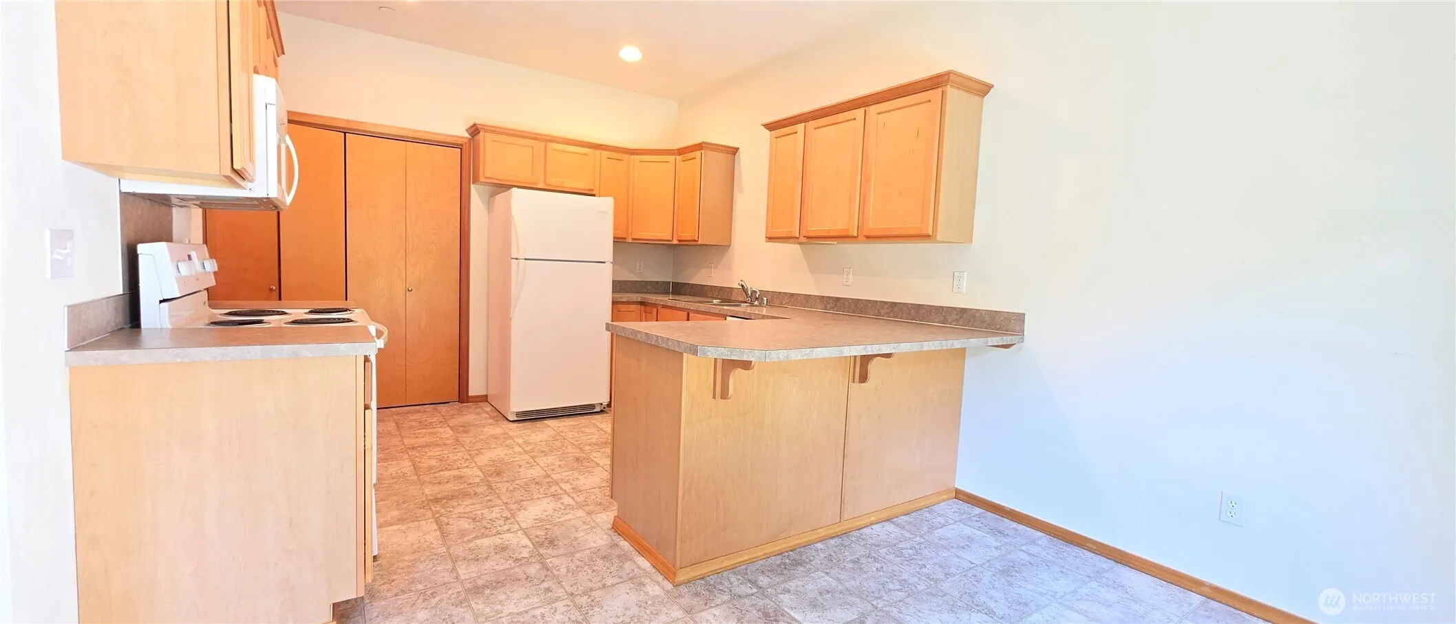 Property photo for 50 E Beaumont Drive ##b, Shelton photo 3