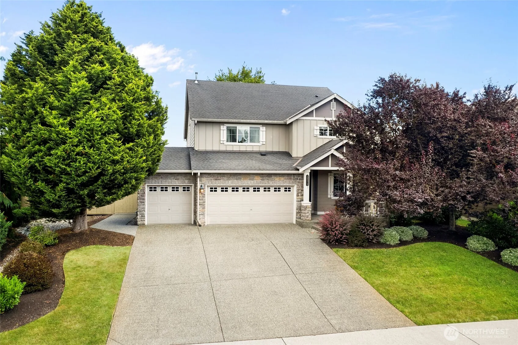 Property photo for 28517 70th Drive Nw, Stanwood photo 2