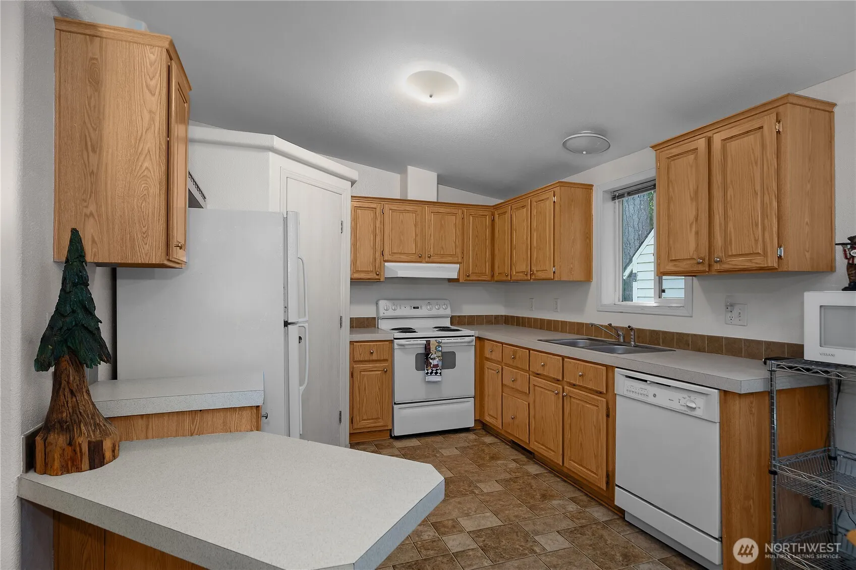 Property photo for 451 E Lakeshore Dr W, Shelton photo 5