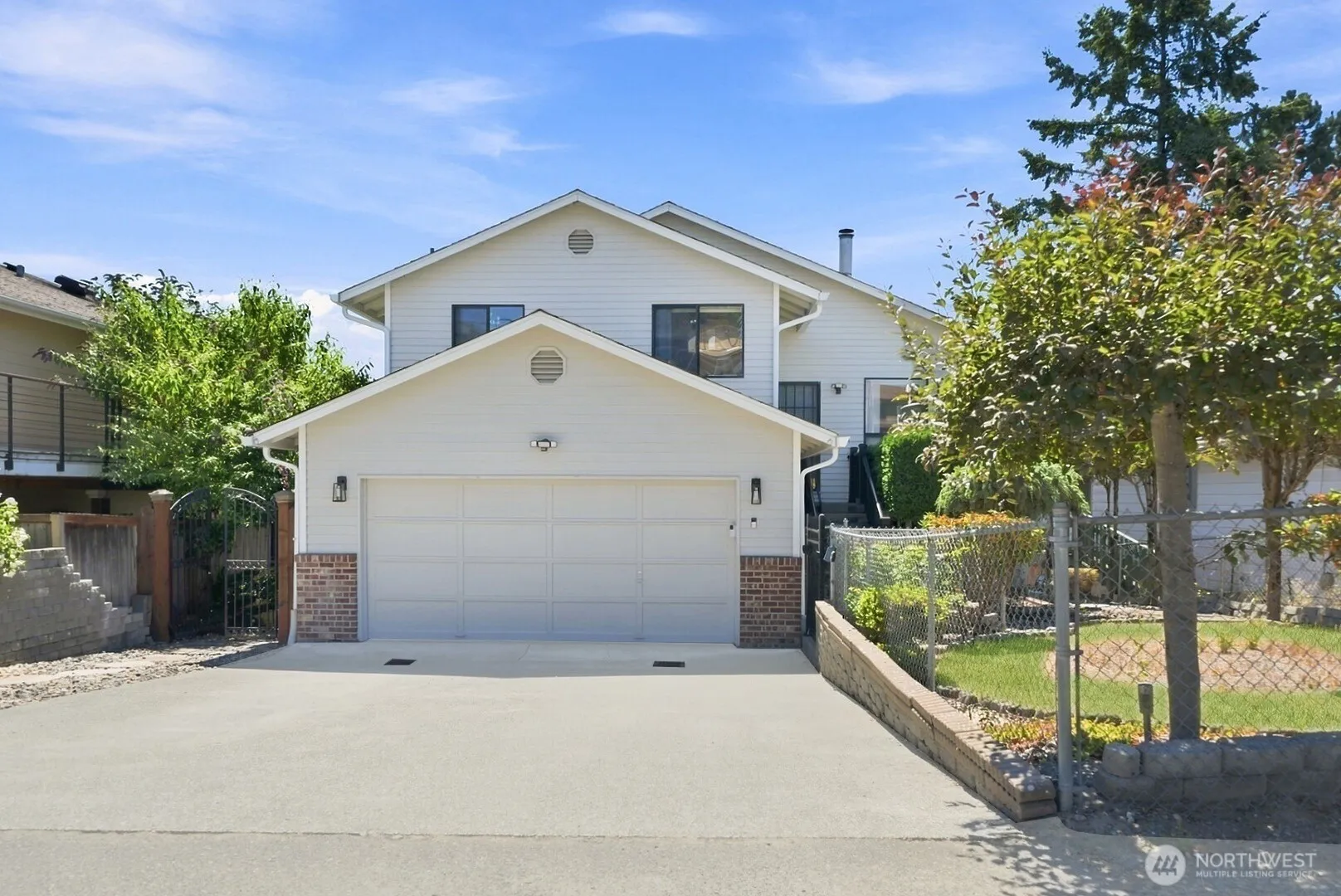 Property photo for 1011 28th Place Ne, Renton photo 2