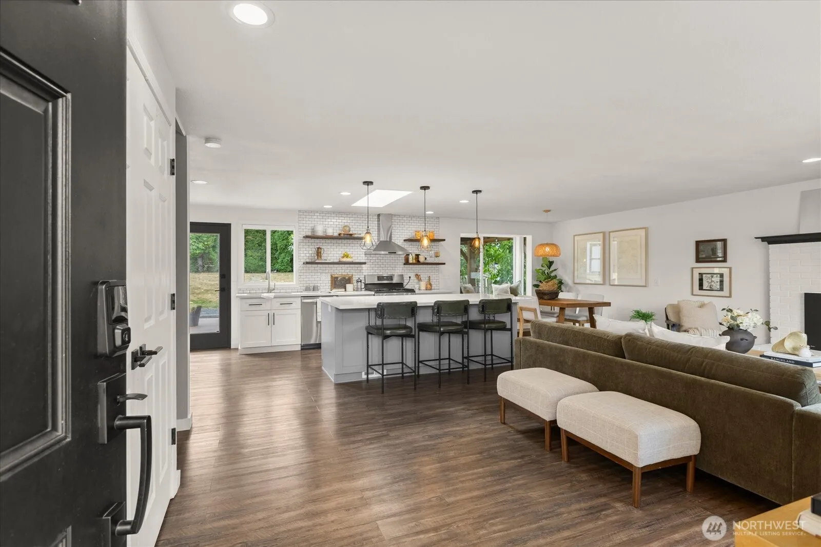 Property photo for 18015 Homeview Drive, Edmonds photo 2