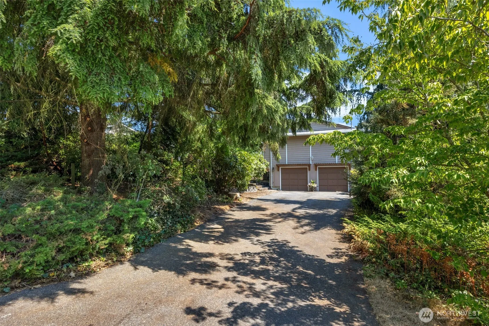 Property photo for 19524 53rd Avenue Ne, Lake Forest Park photo 3