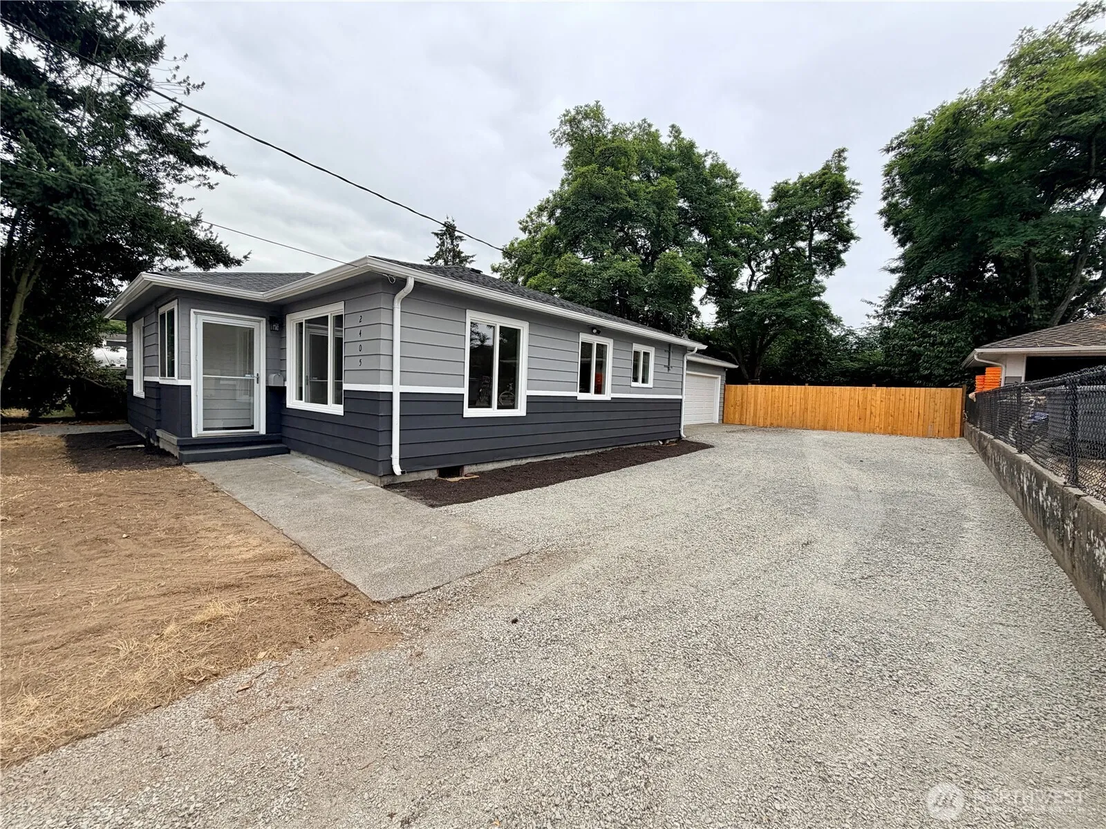Property photo for 2405 Ne 10th Street, Renton photo 2