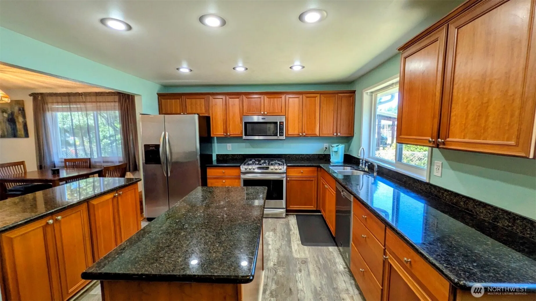 Property photo for 14611 Meadows Court E, Tacoma photo 4