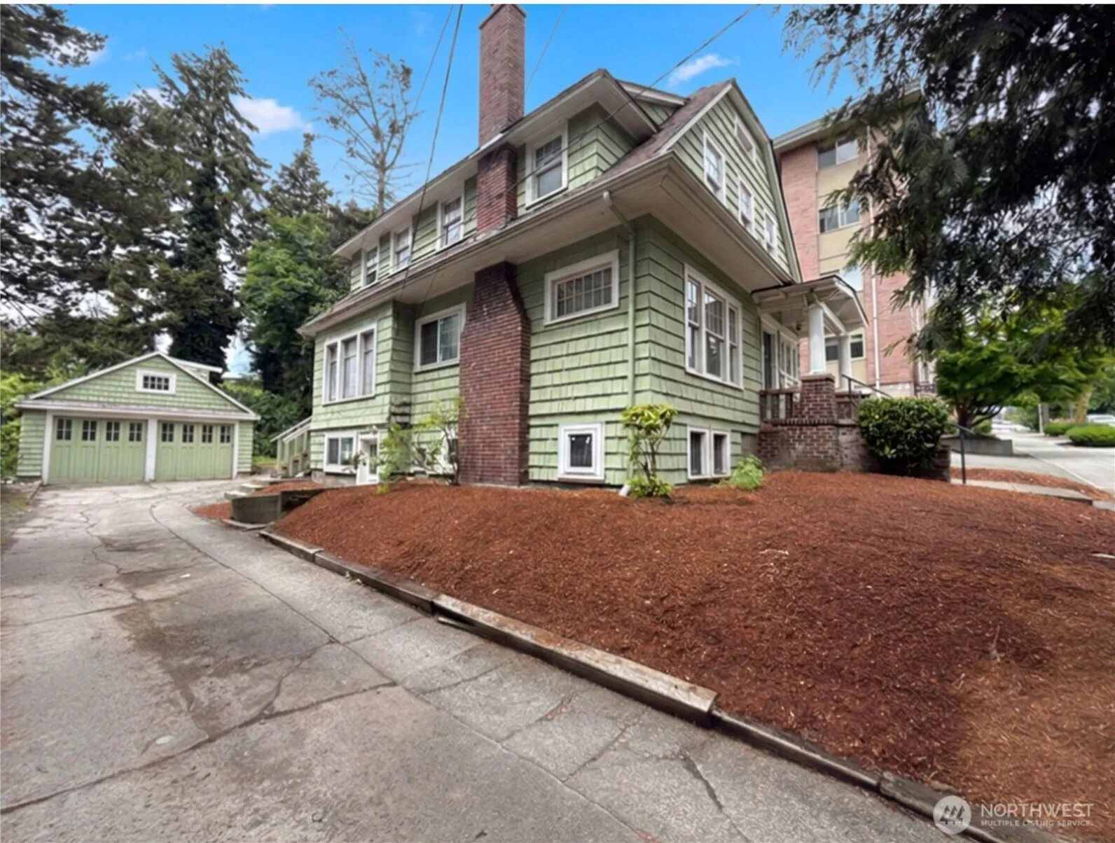 Property photo for 4247 7th Avenue Ne, Seattle photo 2