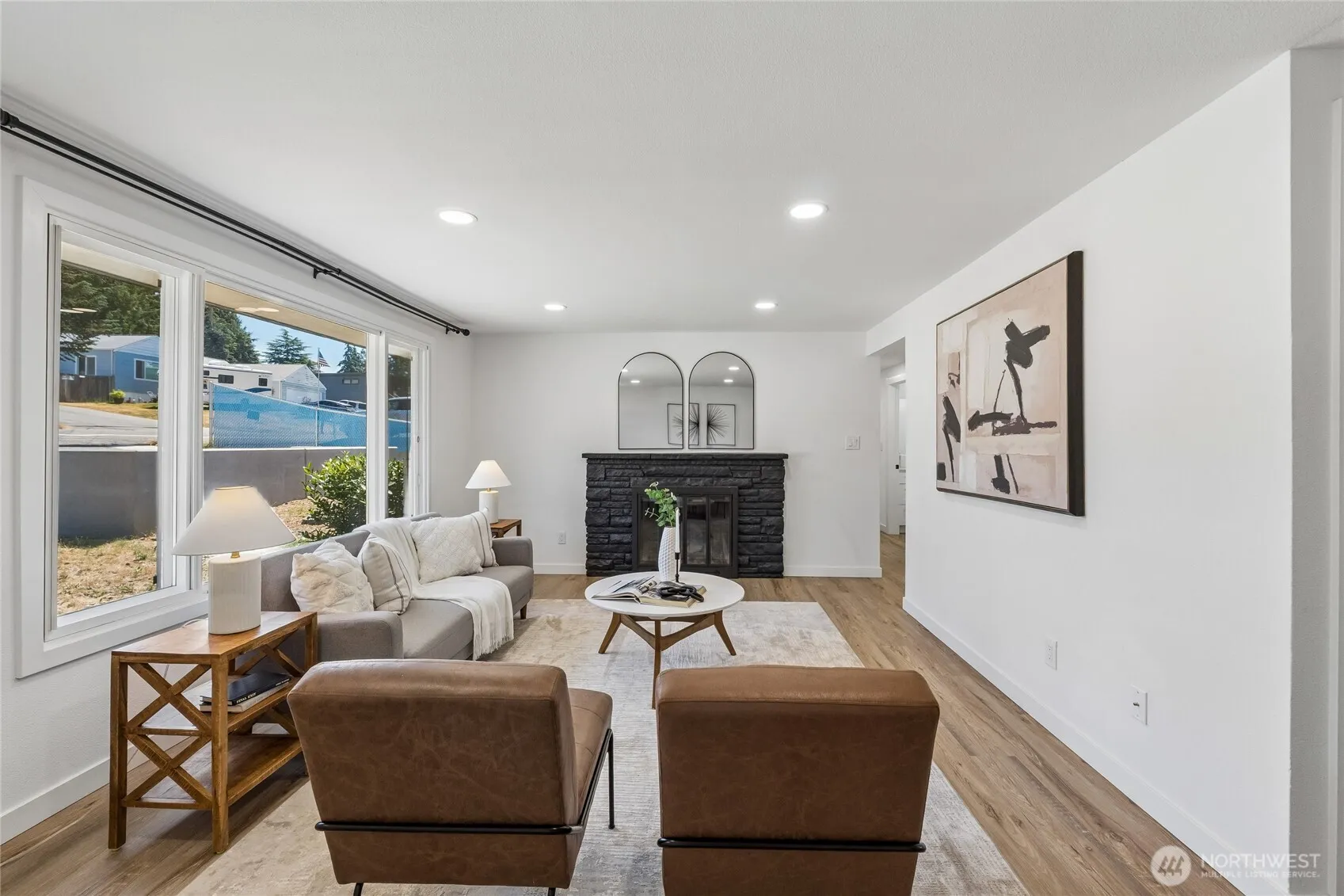 Property photo for 11823 12th Avenue S, Seattle photo 4