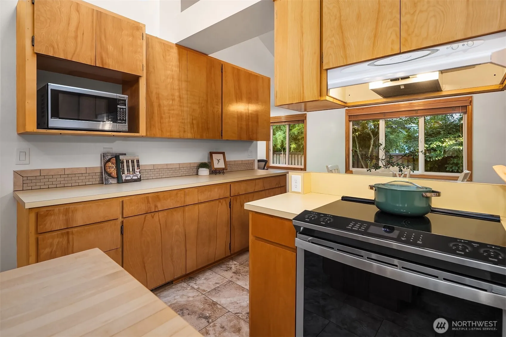 Property photo for 3229 Ne 87th Street, Seattle photo 5