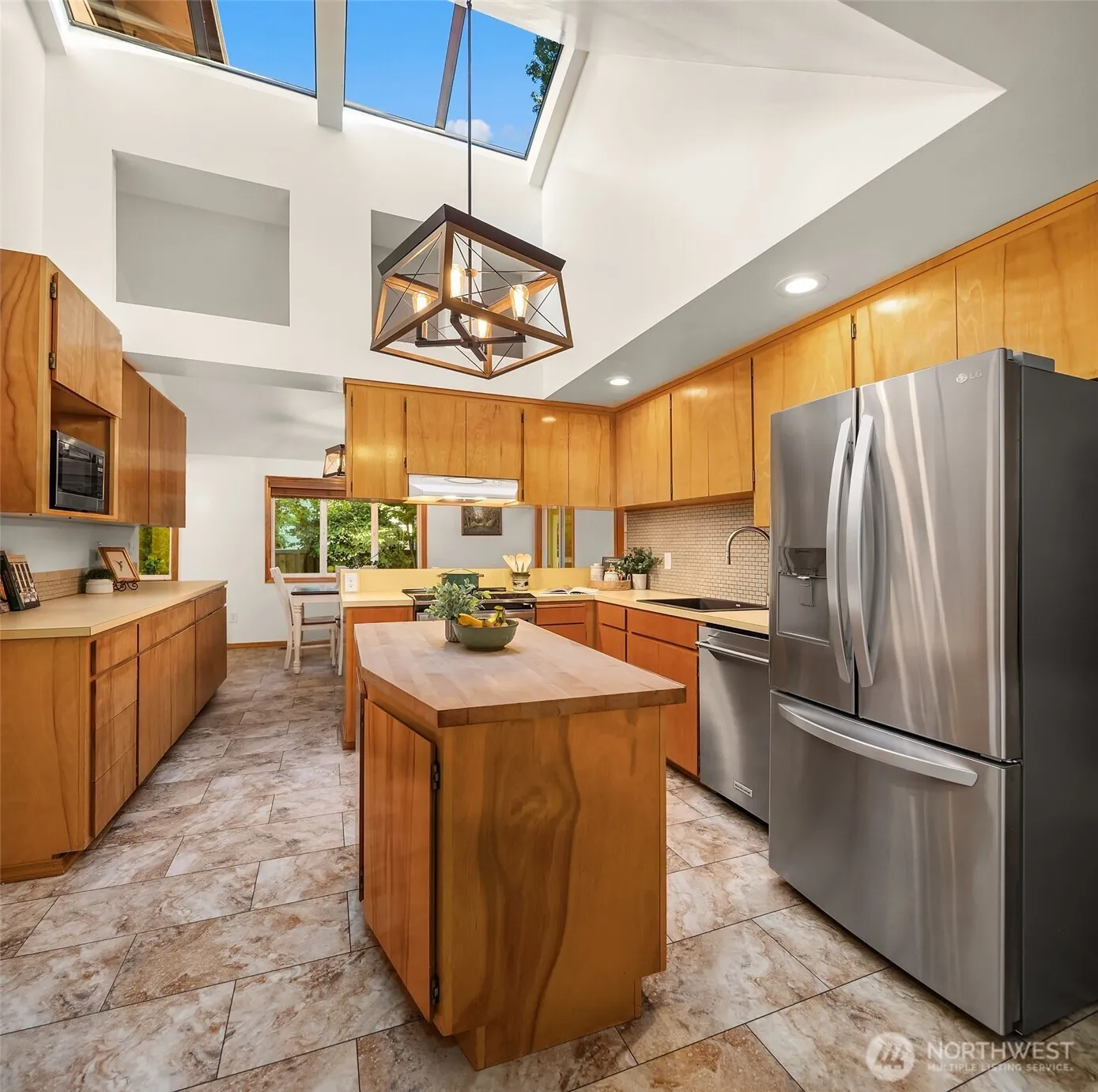 Property photo for 3229 Ne 87th Street, Seattle photo 4
