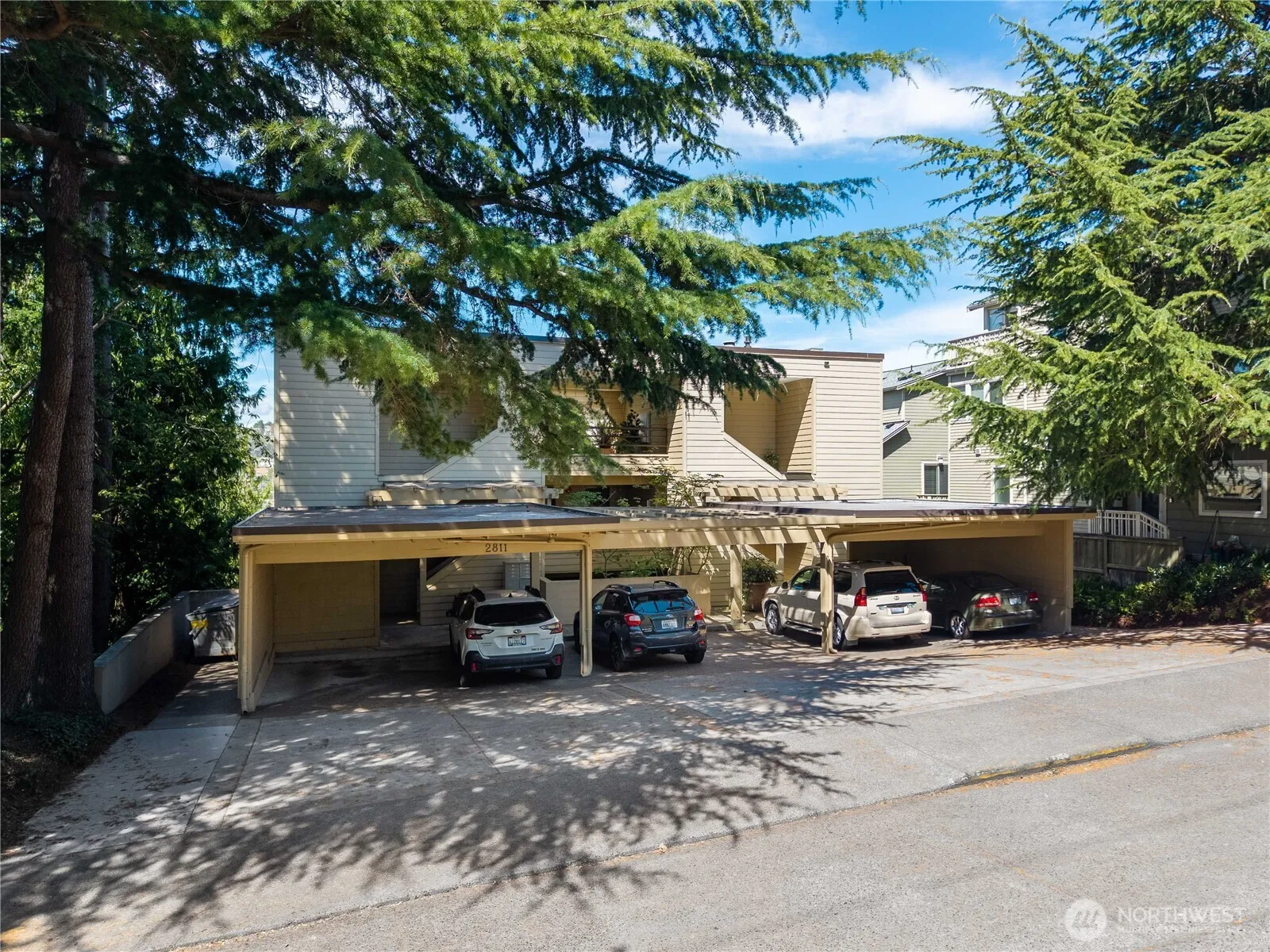 Property photo for 2811 14th Avenue W #100, Seattle photo 3