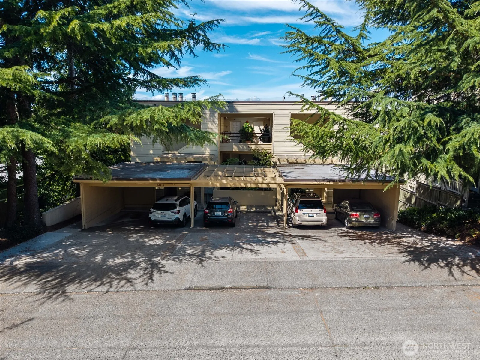 Property photo for 2811 14th Avenue W #100, Seattle photo 2