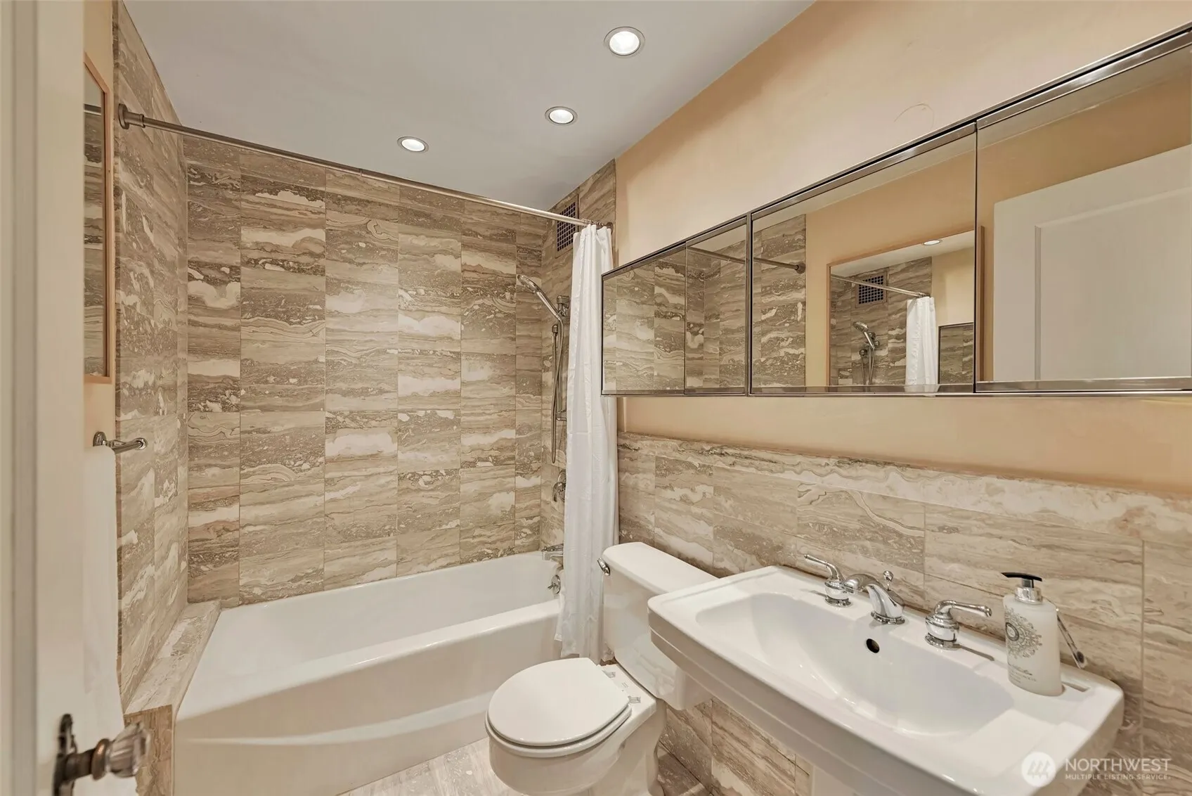 Property photo for 1017 Minor Avenue #903, Seattle photo 5