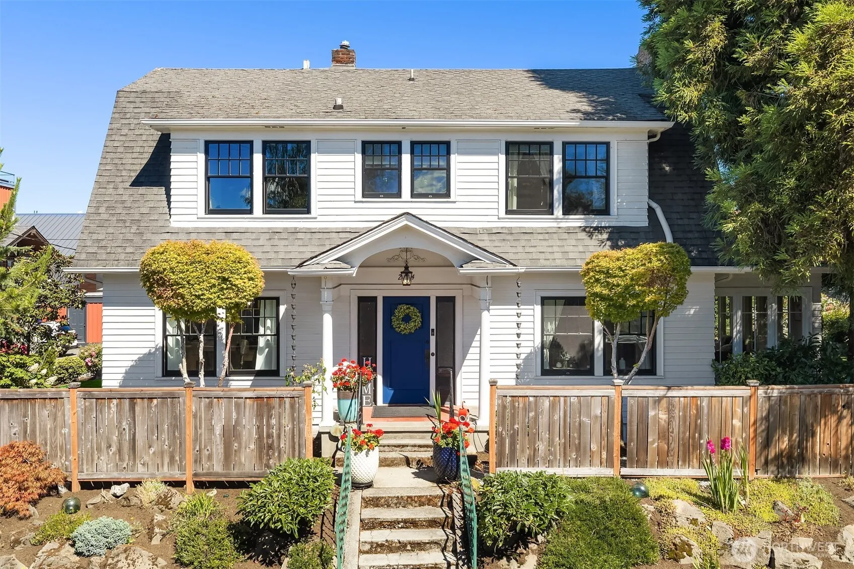 Property photo for 2414 Belvidere Avenue Sw, Seattle